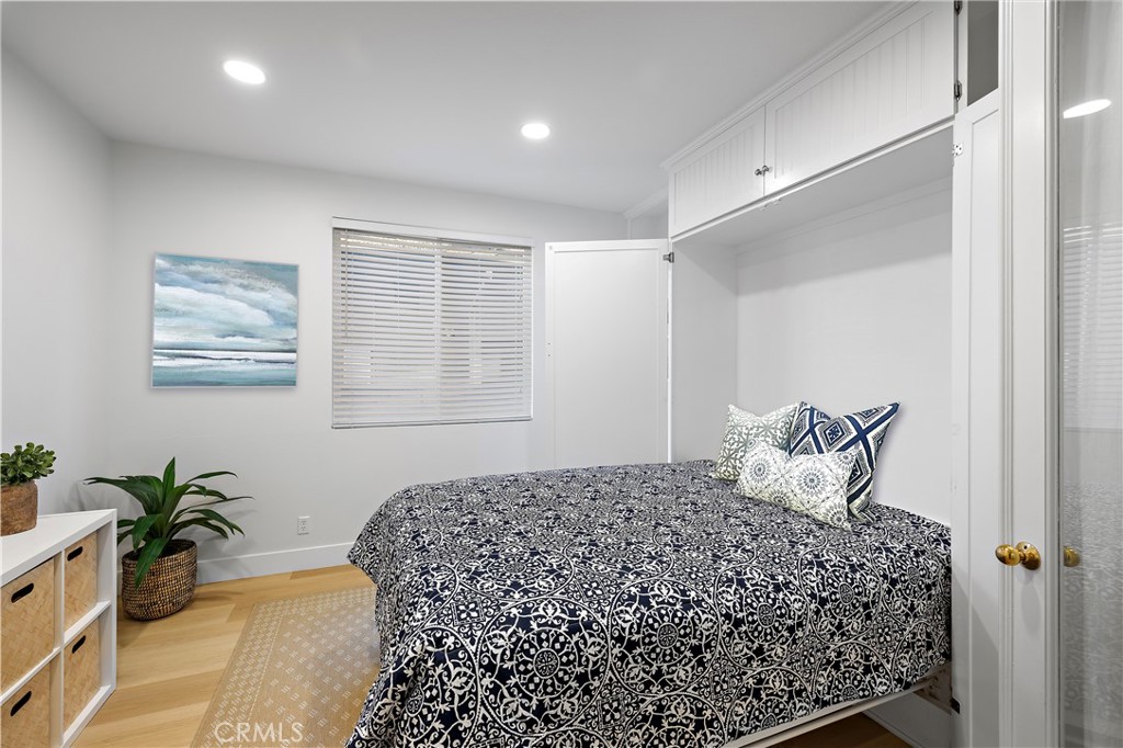 MLS #OC25260326 image #6