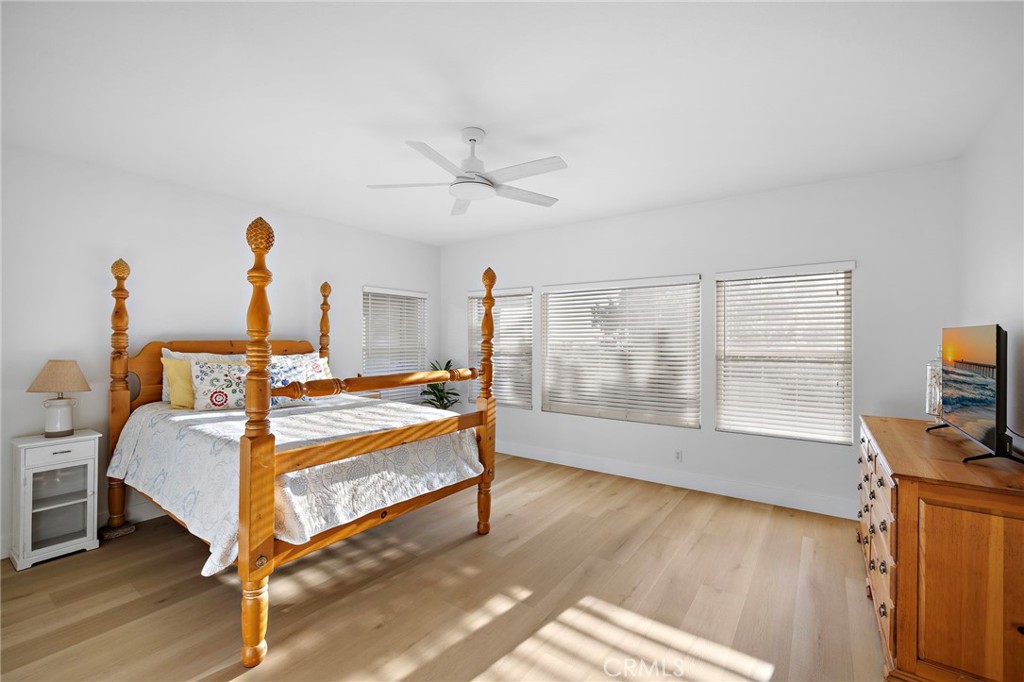 MLS #OC25260326 image #8