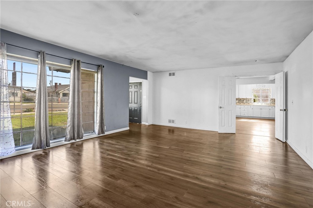 MLS #OC25260333 image #7