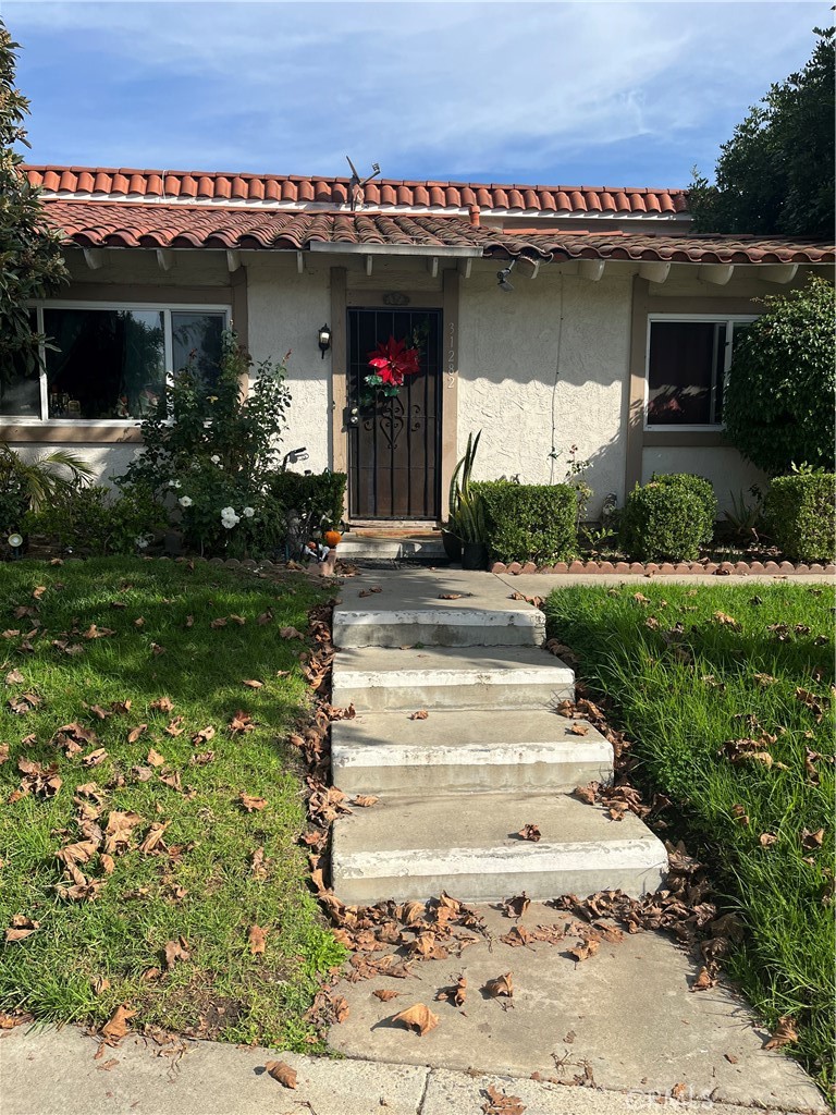 MLS #OC25260366 image #1