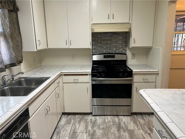 MLS #OC25260385 image #11