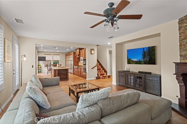 MLS #OC25260389 image #4