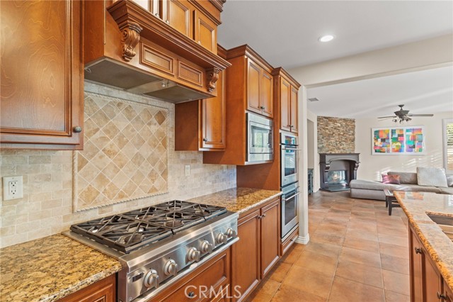 MLS #OC25260389 image #9