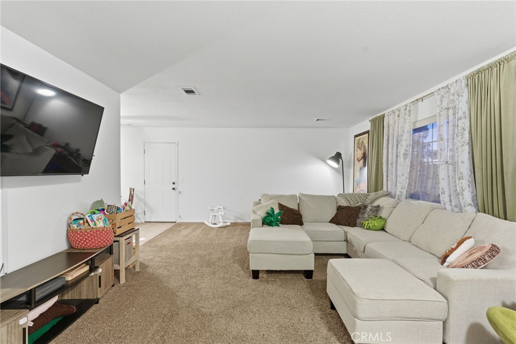 MLS #OC25260399 image #6