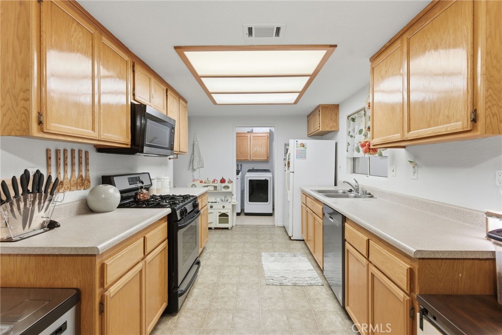 MLS #OC25260399 image #9