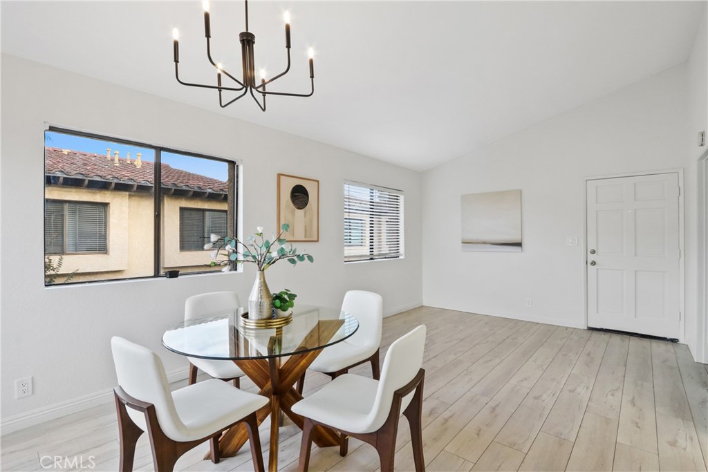 MLS #OC25260426 image #2