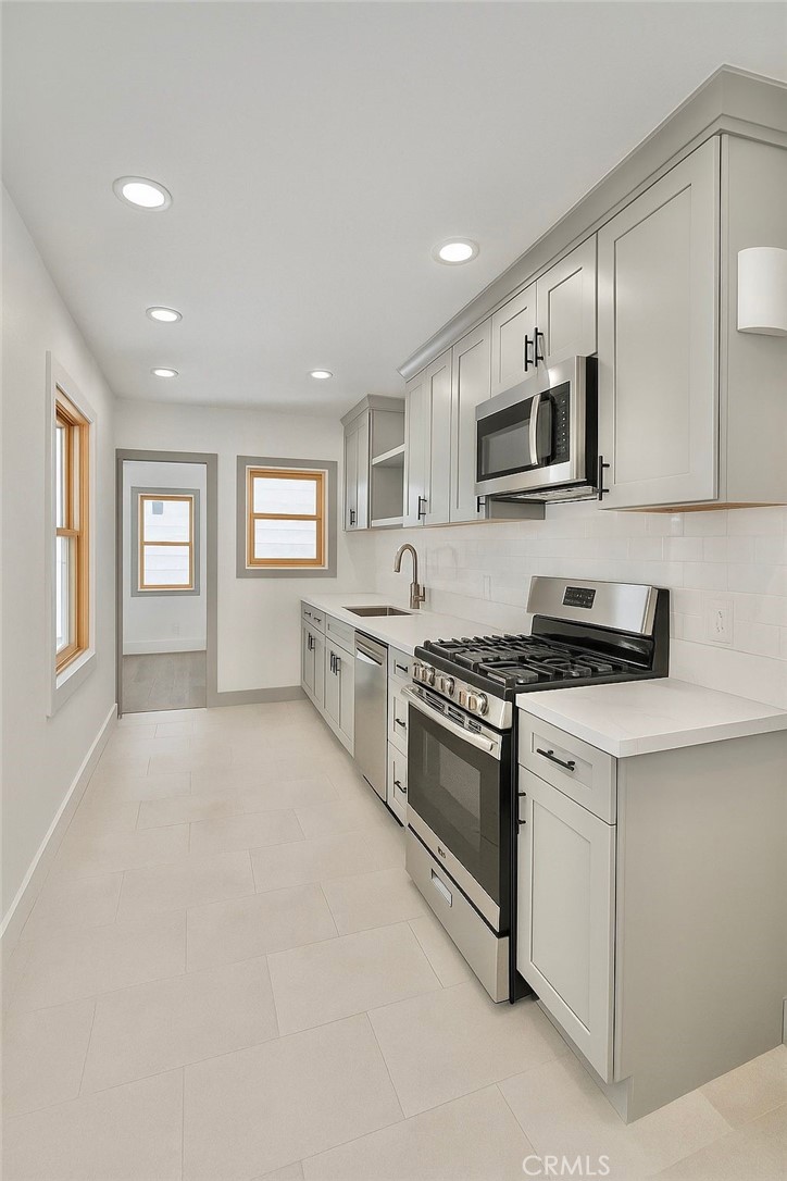 MLS #OC25260438 image #16