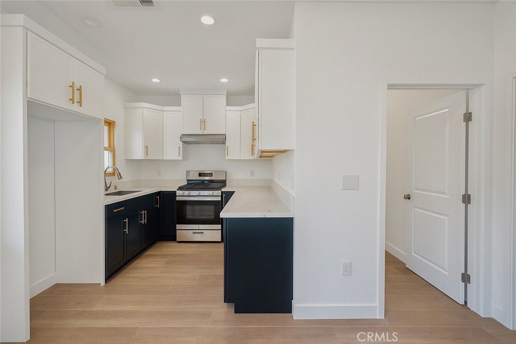 MLS #OC25260438 image #9