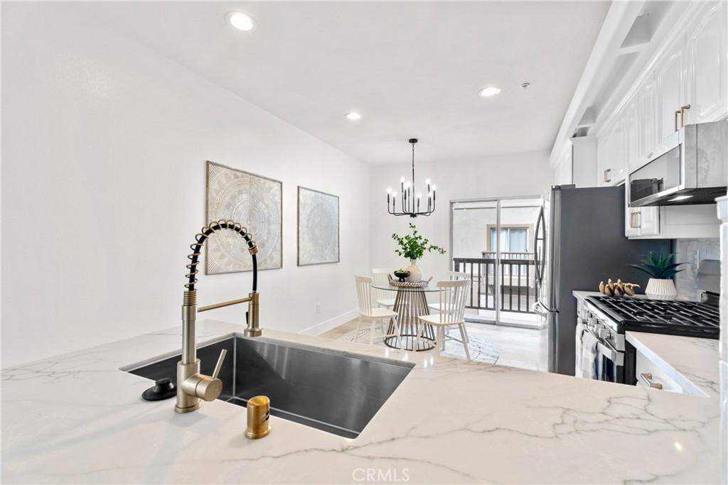 MLS #OC25260467 image #4