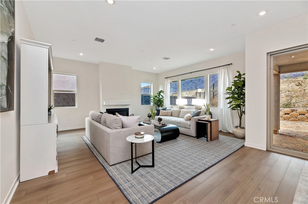 MLS #OC25260470 image #14