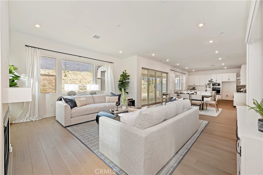 MLS #OC25260470 image #16