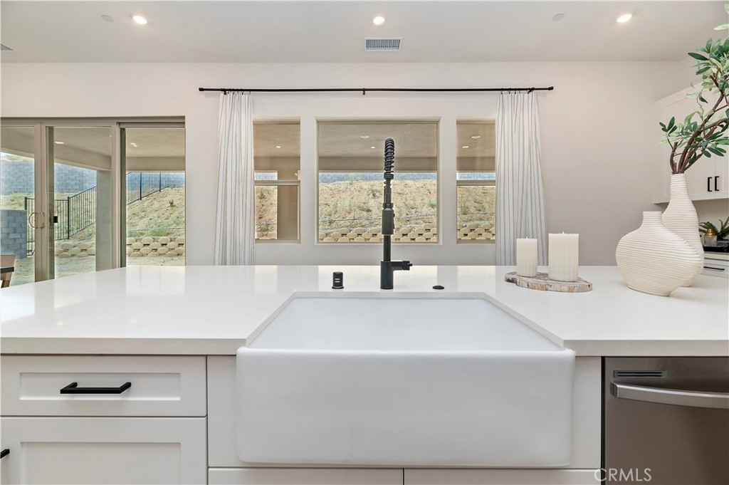 MLS #OC25260470 image #25