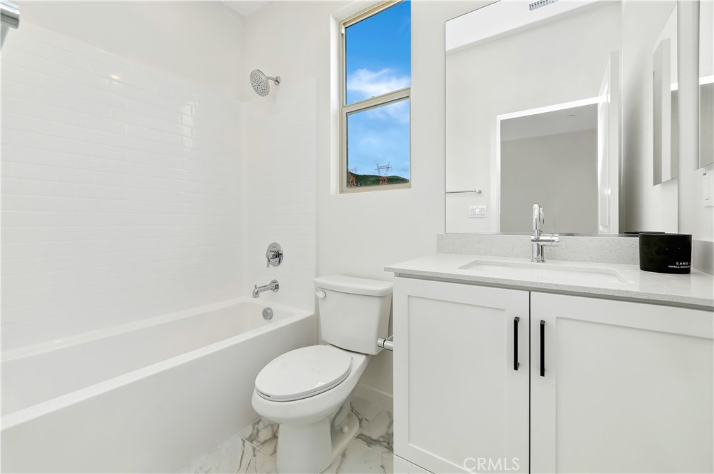 MLS #OC25260470 image #31