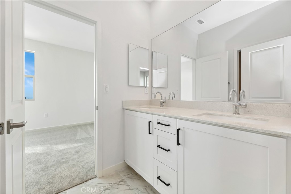 MLS #OC25260470 image #33