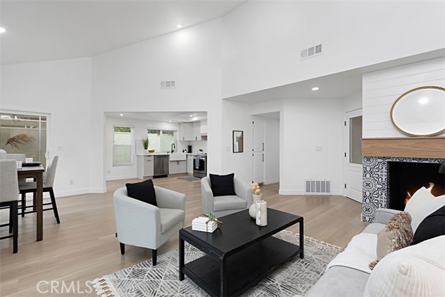 MLS #OC25260554 image #0