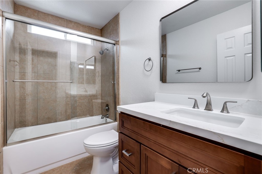 MLS #OC25260585 image #12