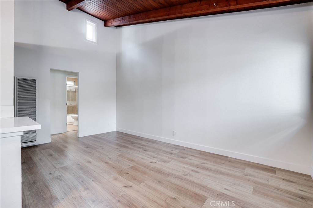 MLS #OC25260585 image #2