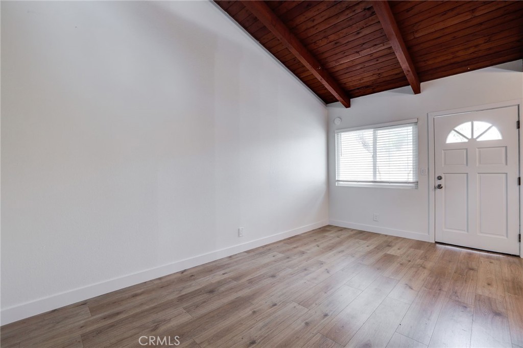 MLS #OC25260585 image #3