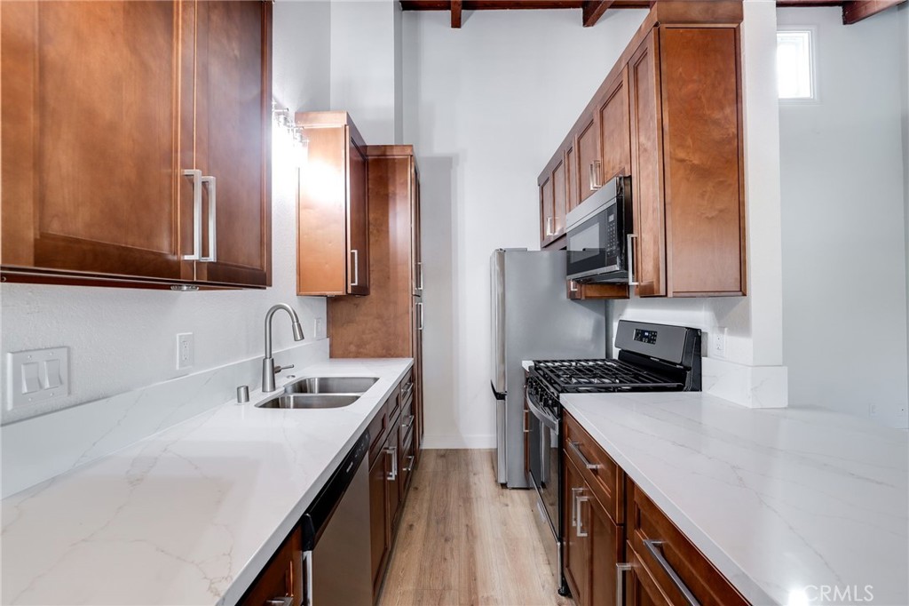 MLS #OC25260585 image #8