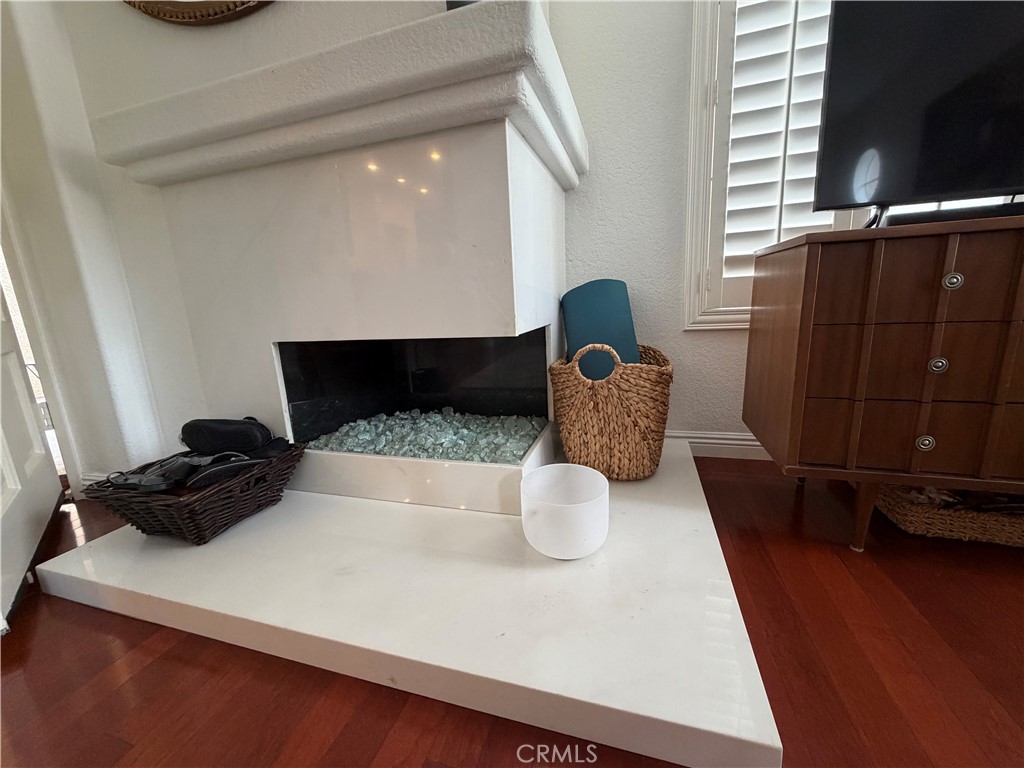 MLS #OC25260603 image #3