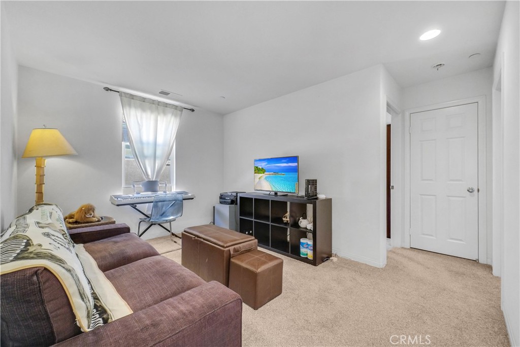 MLS #OC25260642 image #17