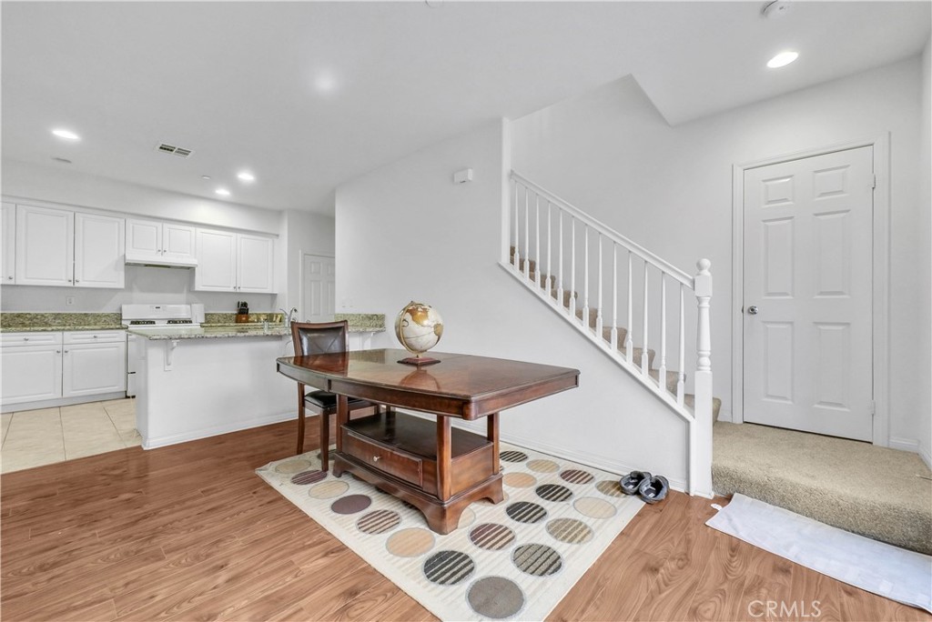 MLS #OC25260642 image #4