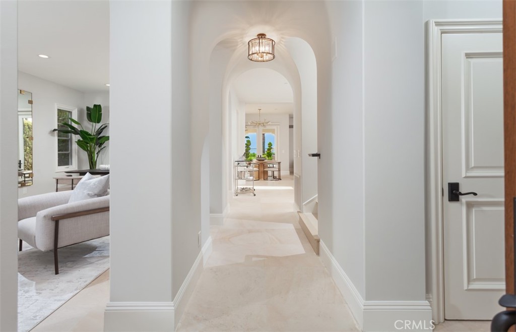 MLS #OC25260683 image #2