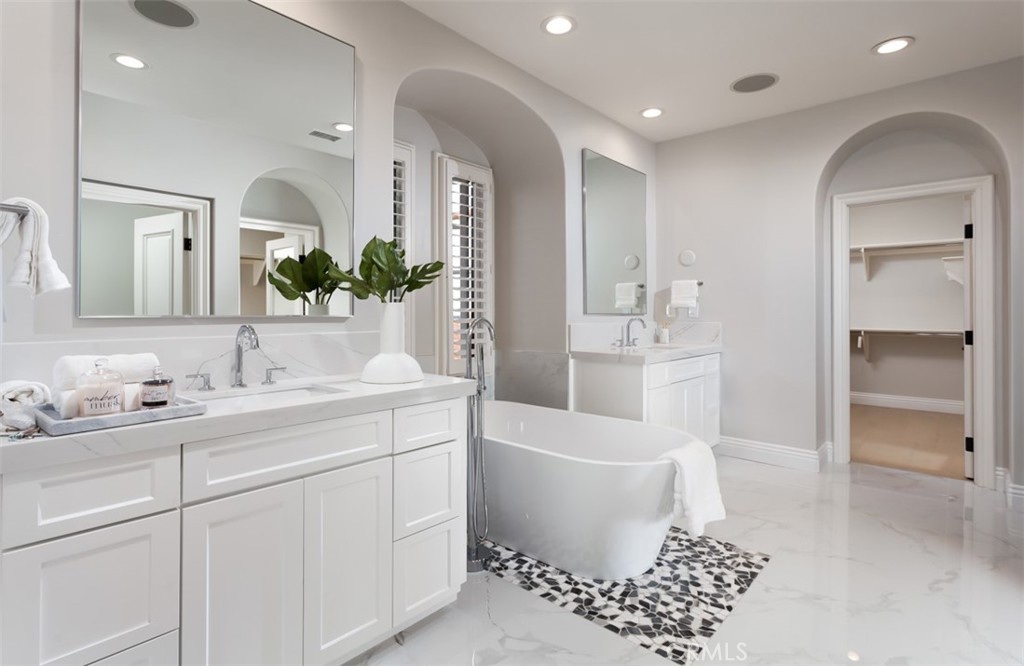 MLS #OC25260683 image #31