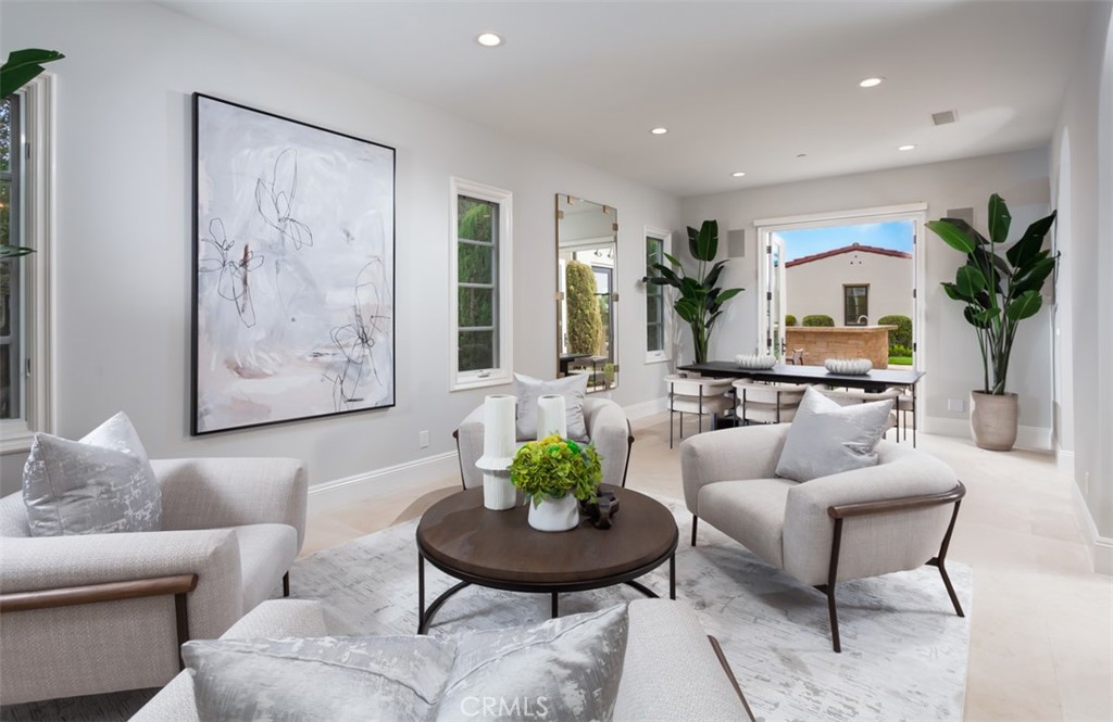 MLS #OC25260683 image #4