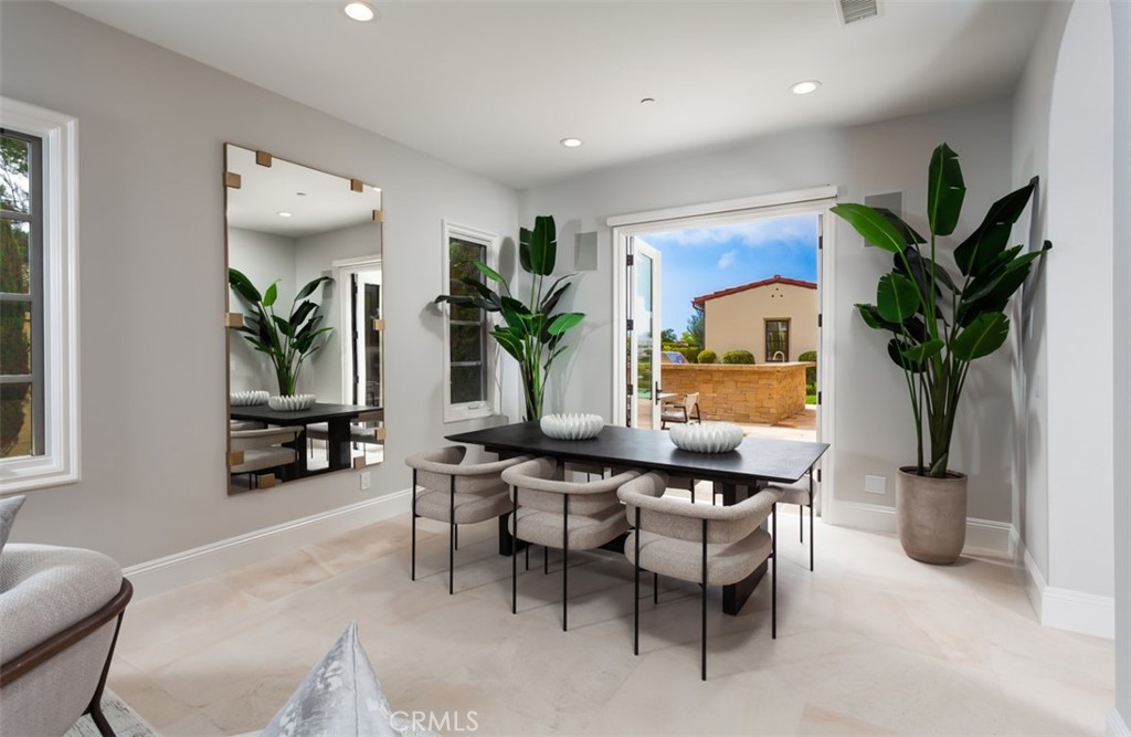 MLS #OC25260683 image #8