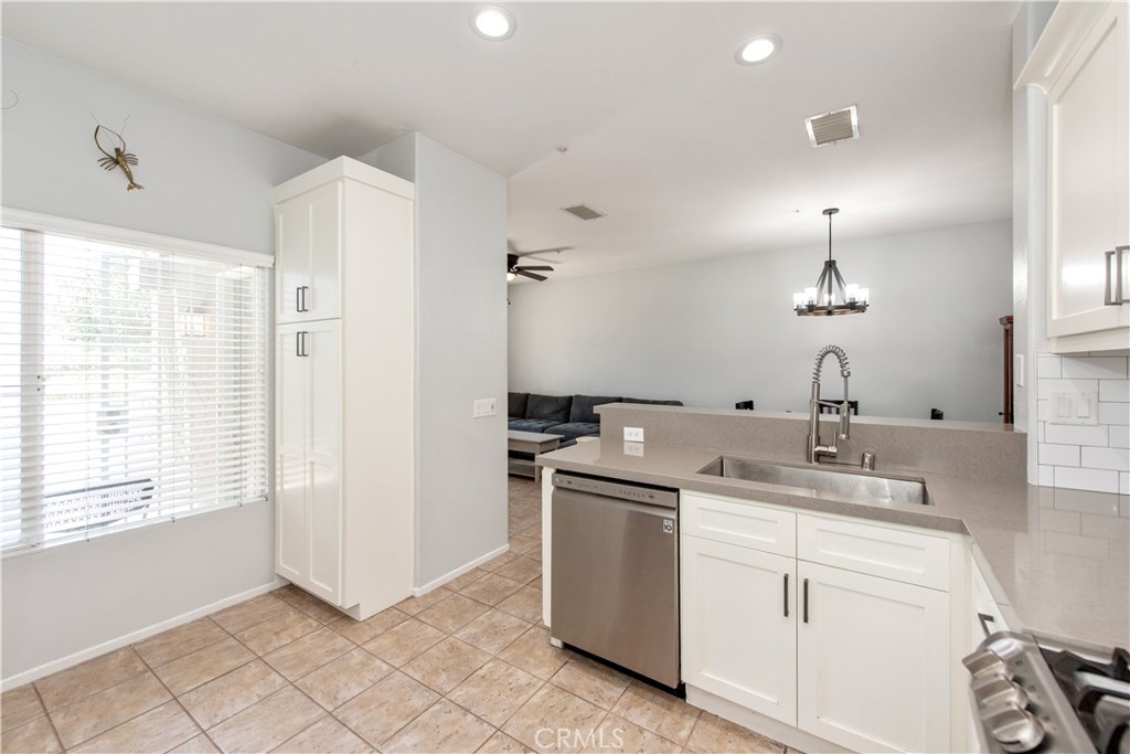 MLS #OC25260691 image #8