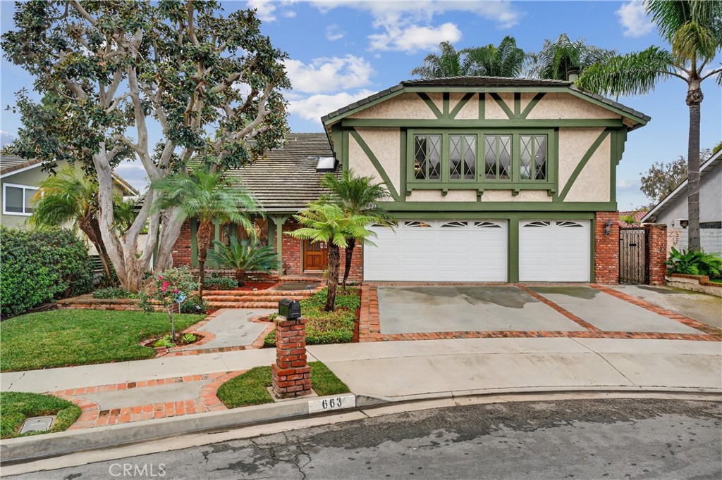 MLS #OC25260697 image #1