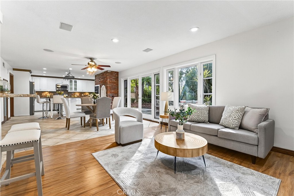 MLS #OC25260697 image #10