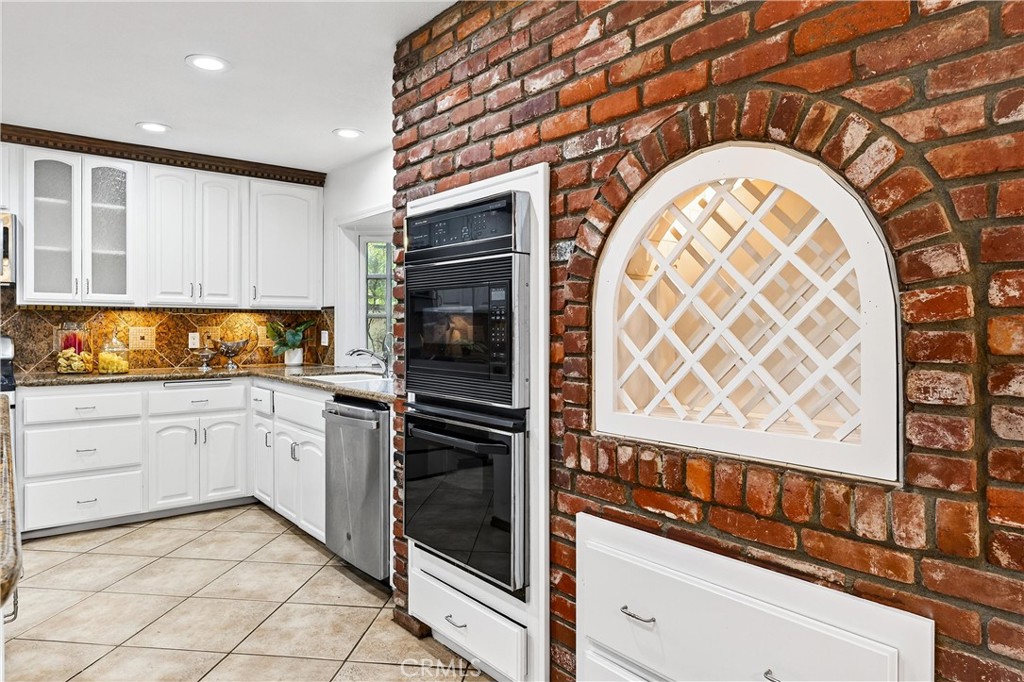 MLS #OC25260697 image #16