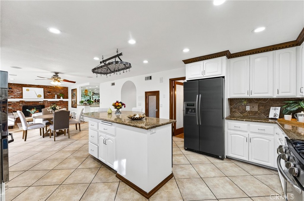 MLS #OC25260697 image #17