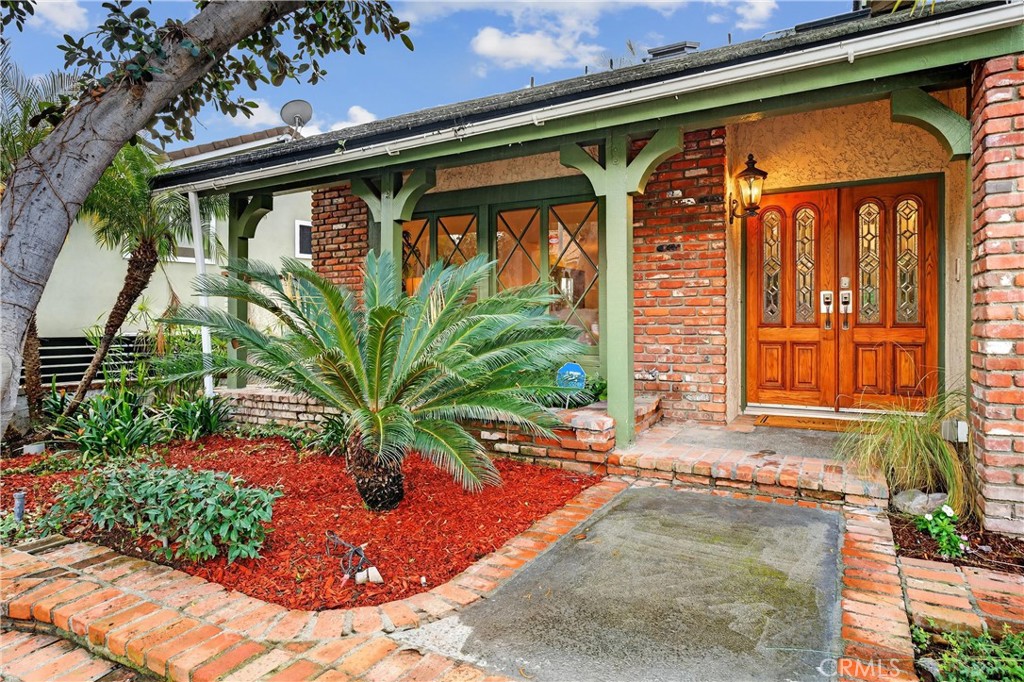 MLS #OC25260697 image #3