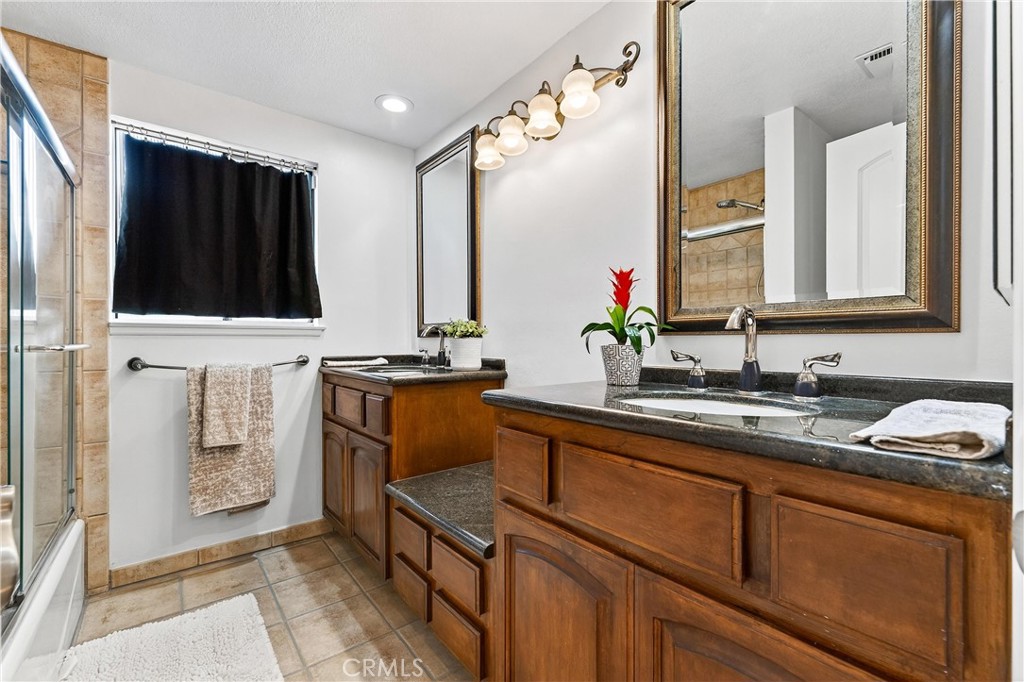 MLS #OC25260697 image #40