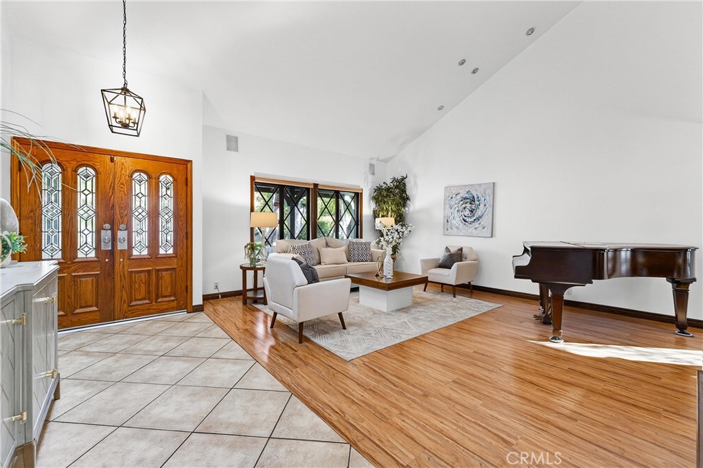 MLS #OC25260697 image #5