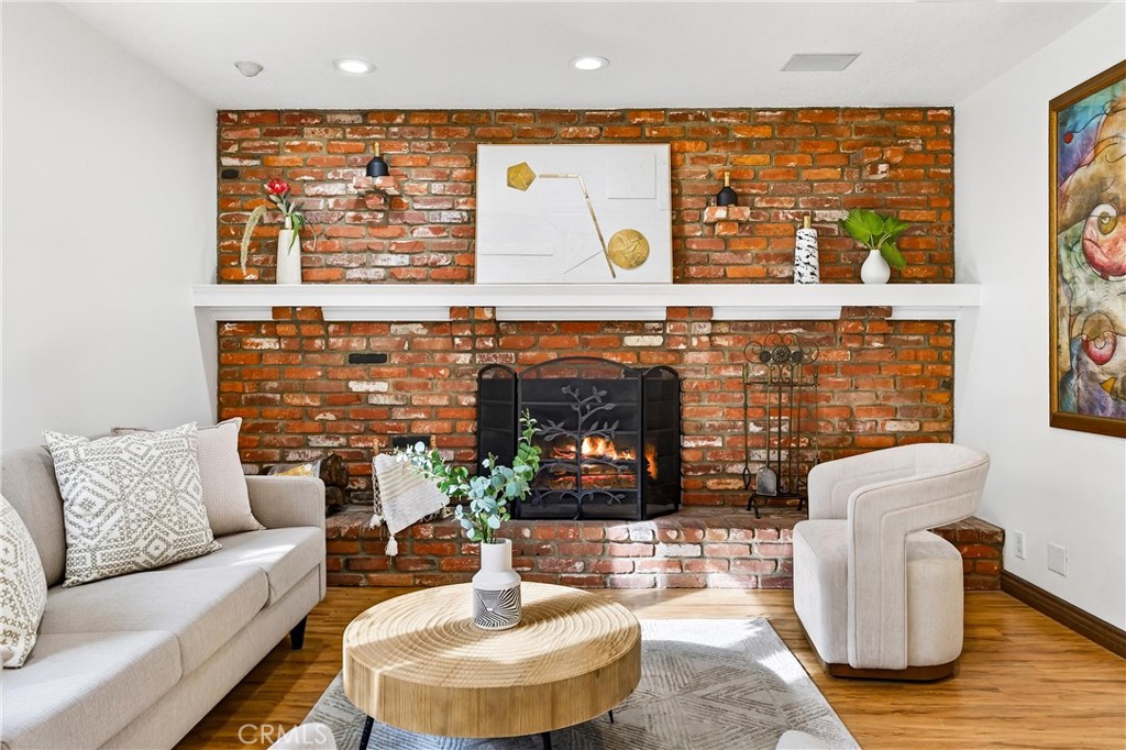 MLS #OC25260697 image #8