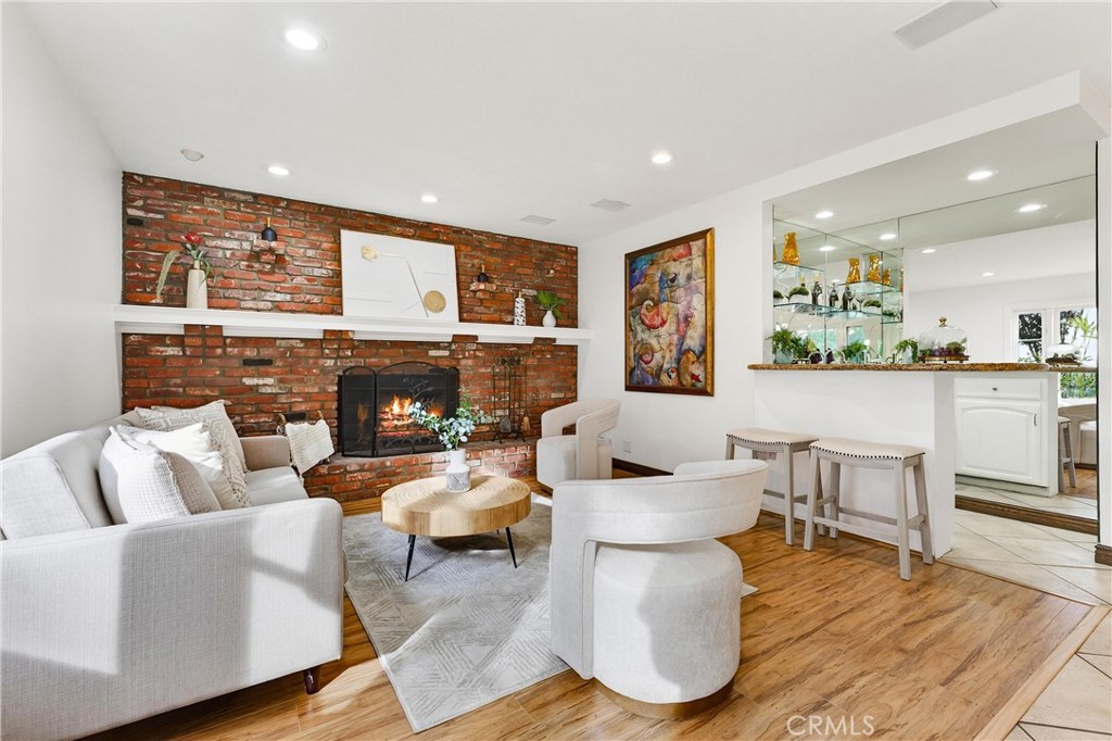 MLS #OC25260697 image #9