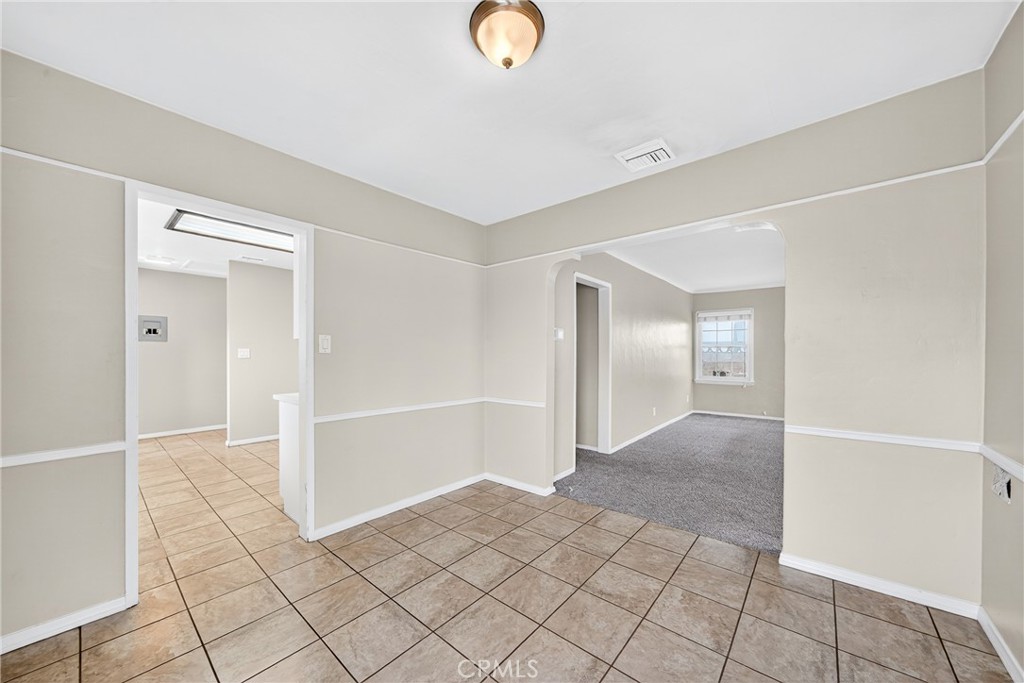 MLS #OC25260717 image #11