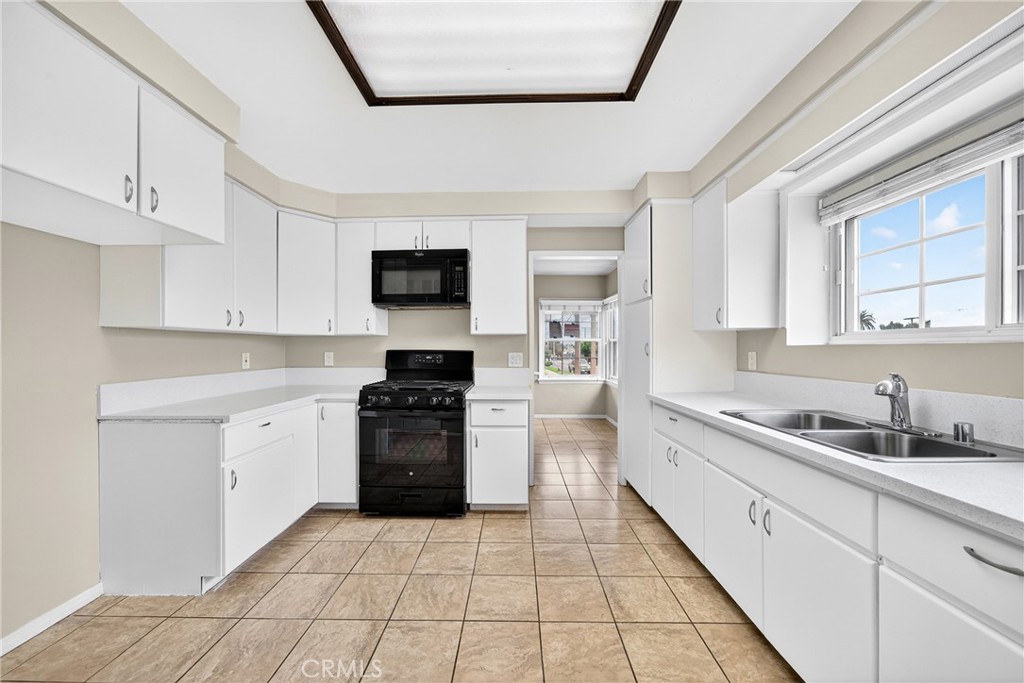 MLS #OC25260717 image #17