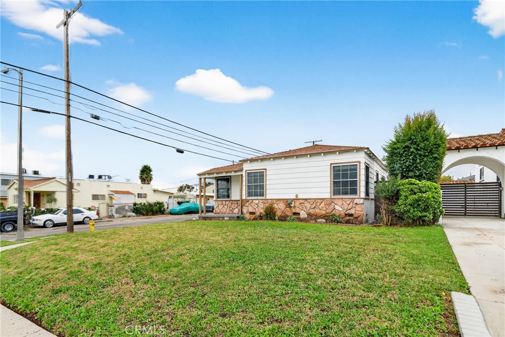 MLS #OC25260717 image #2