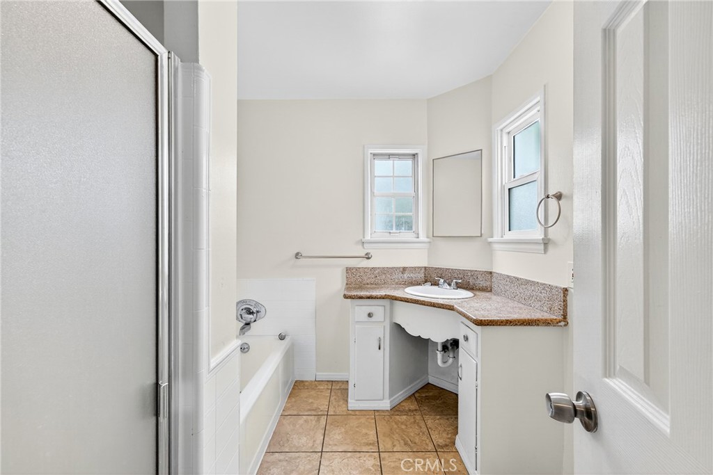 MLS #OC25260717 image #23