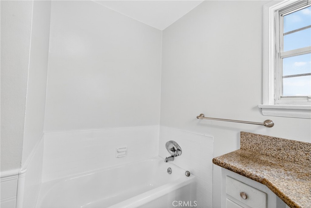 MLS #OC25260717 image #24