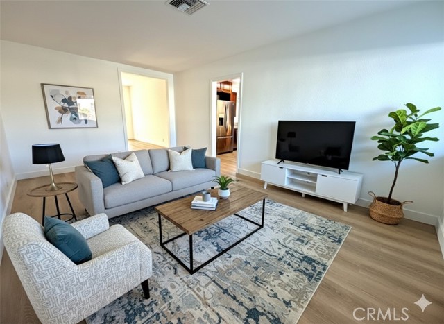 MLS #OC25260730 image #3