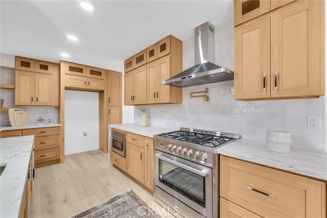 MLS #OC25260744 image #2