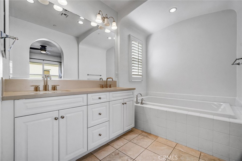 MLS #OC25260788 image #19