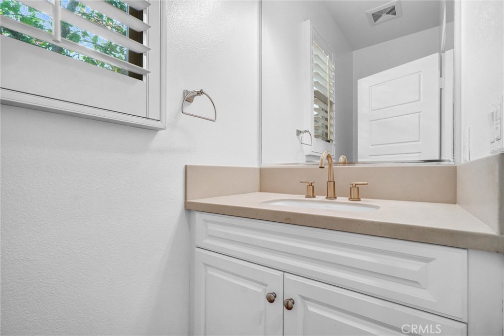 MLS #OC25260788 image #4