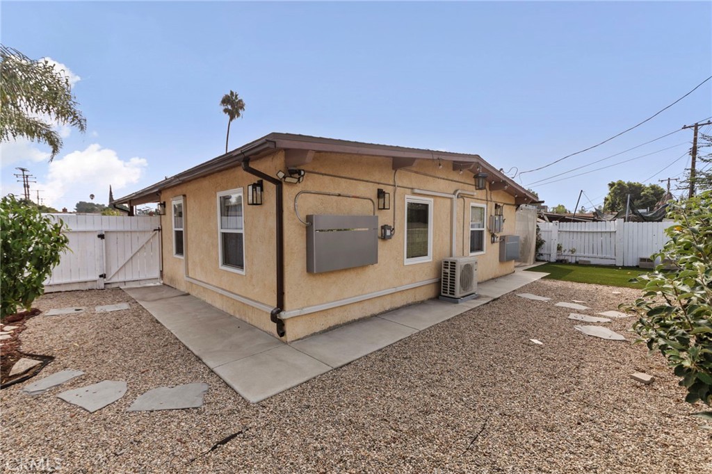 MLS #OC25260794 image #26